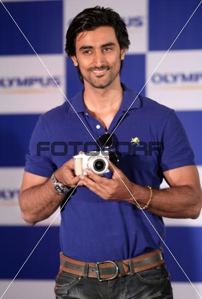 Kunal Kapoor / Кунал Капур Fcsmdimg%5CFC15041031