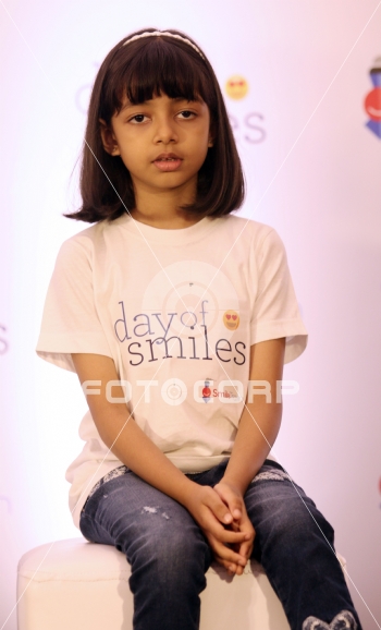 Fotocorp : Aaradhya Bachchan Aishwarya Rai Bachchan celebrates Day of Smiles 2018 Fotocorp : Aaradhya Bachchan Aishwarya Rai Bachchan celebrates Day of Smiles 2018