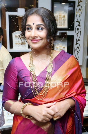 Fotocorp Vidya Balan Vidya Balan launches Signature Senco Gold